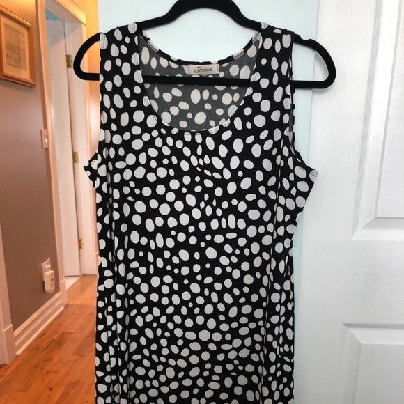 Very comfortable summer dress. Size 16. - Picture 2 of 3